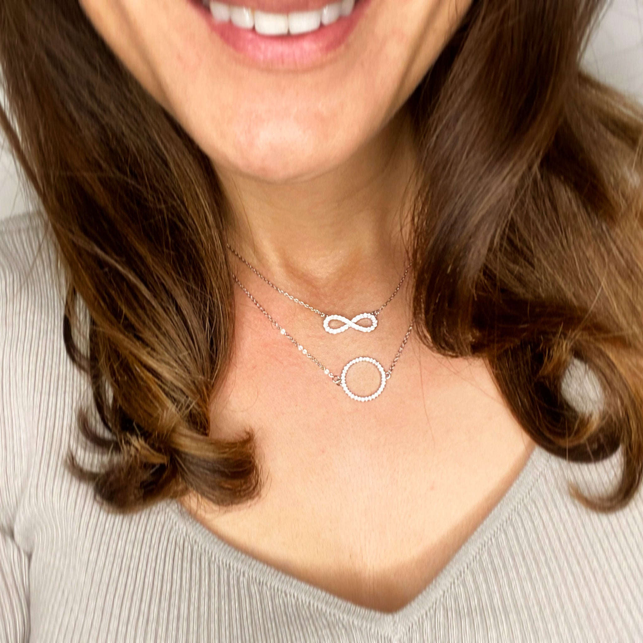 INFINITY PENDANT NECKLACE - SILVER