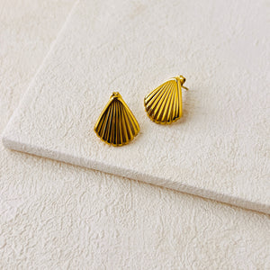 SHELL NECKLACE & EARRING SET- GOLD