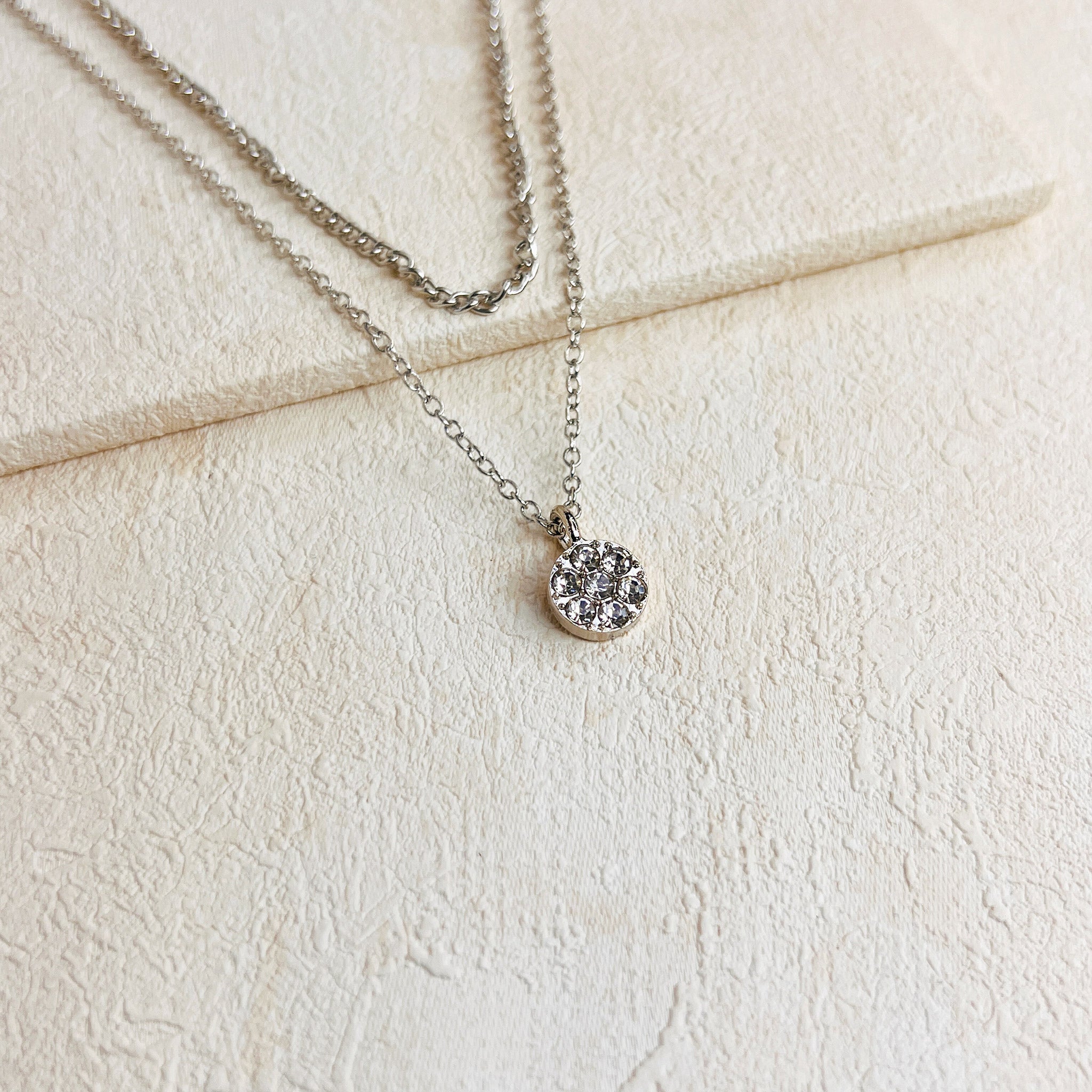 CHARM DOUBLE LAYER NECKLACE