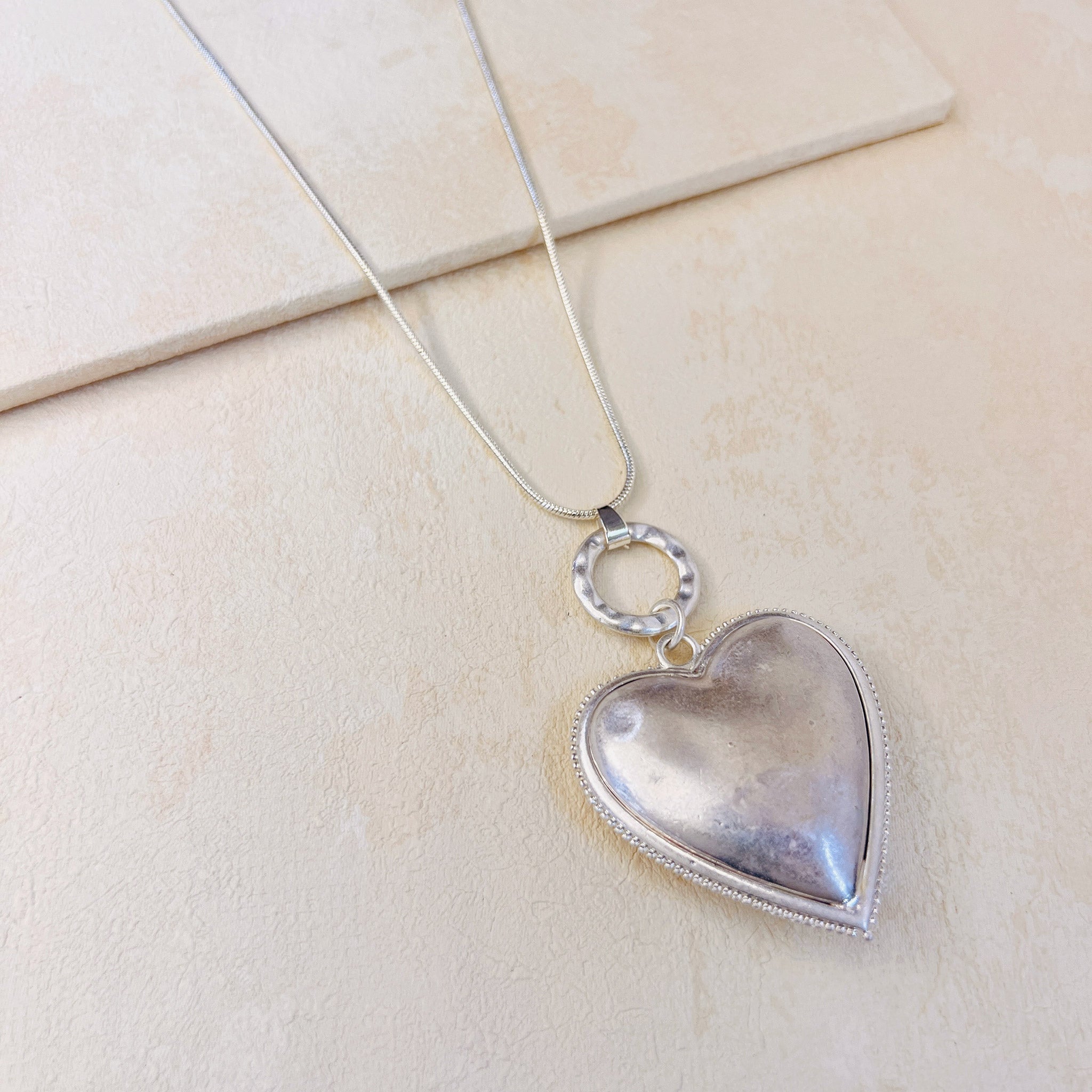 SILVER HEART PENDANT NECKLACE