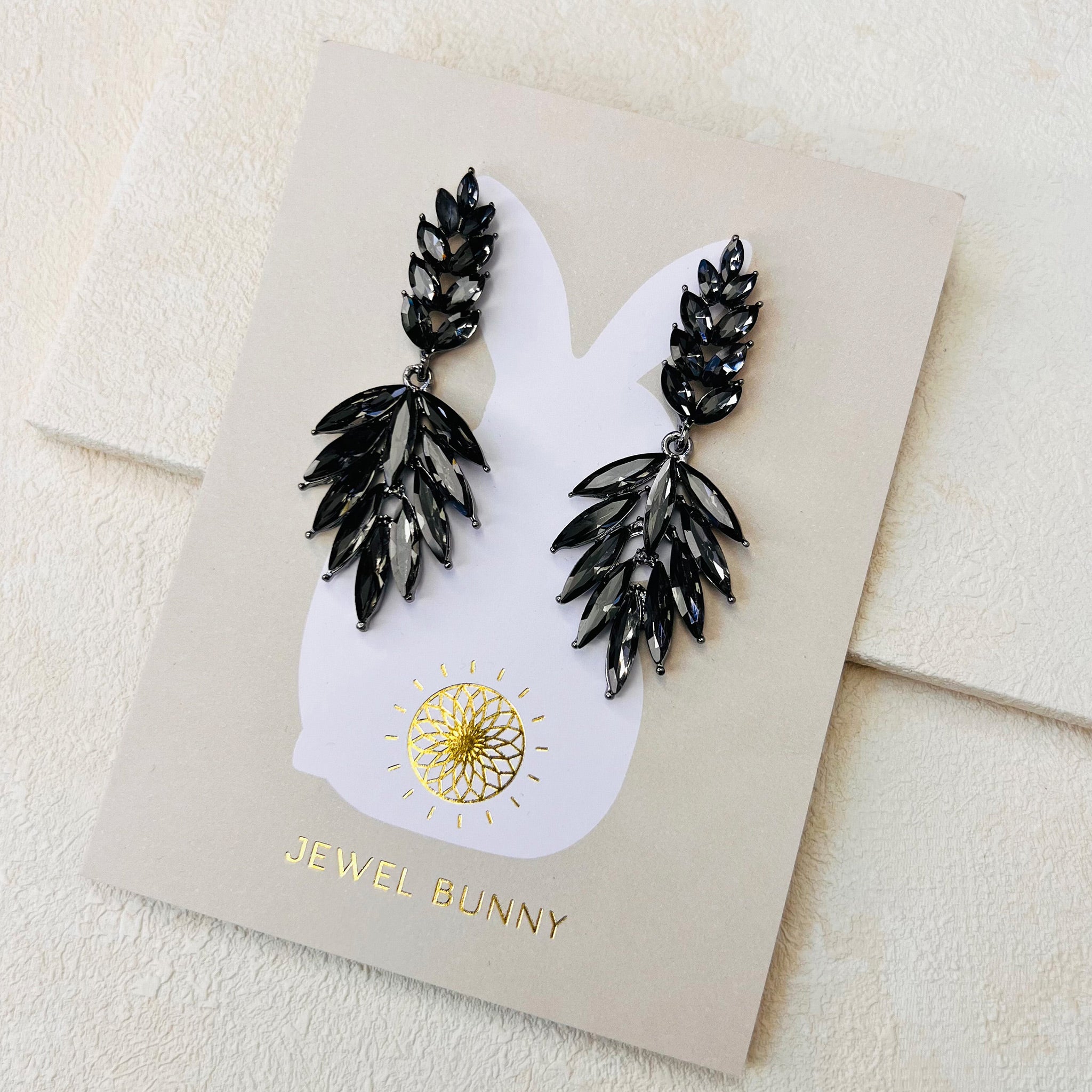 MAPLE LEAF EARRINGS - ANTHRACITE