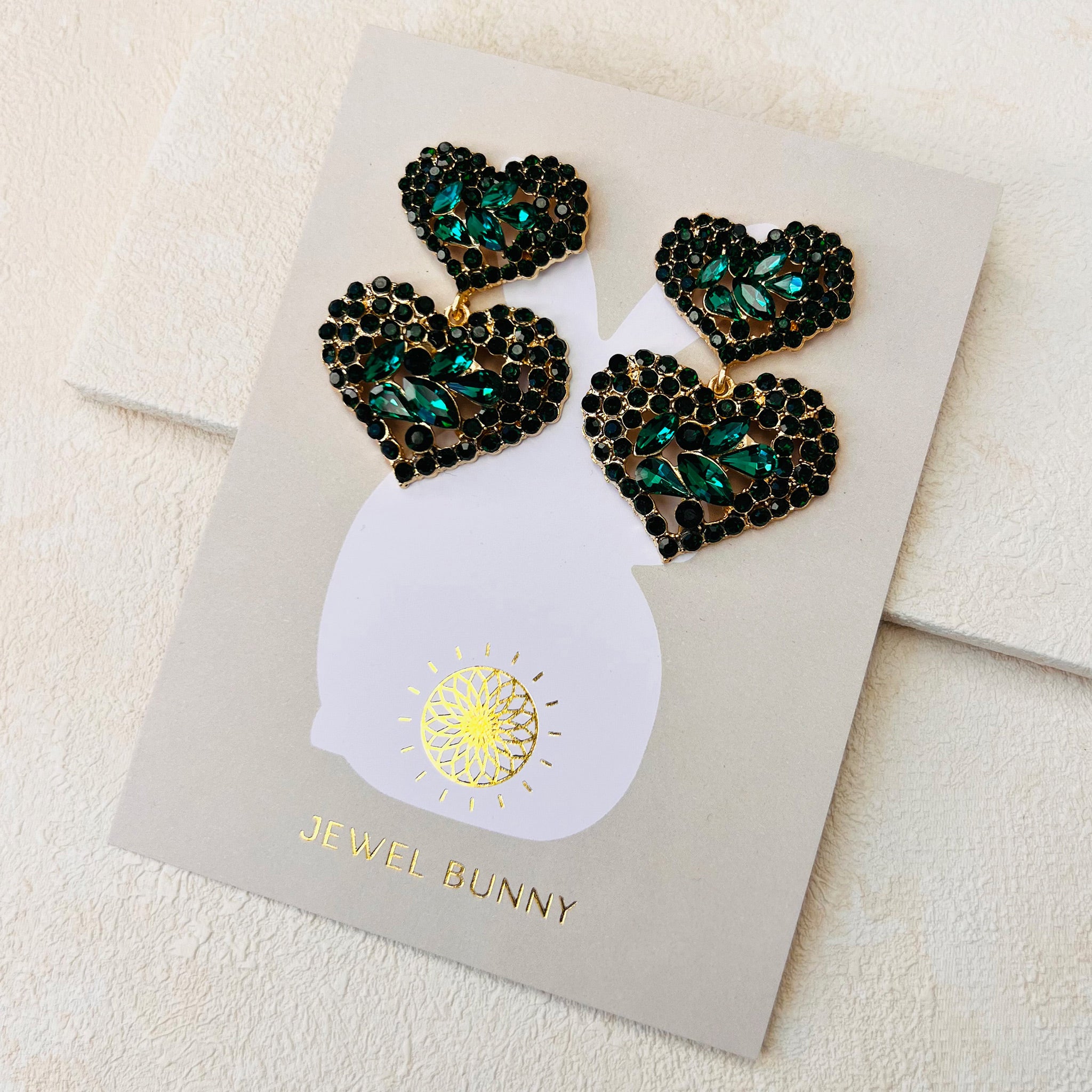 DELUXE HEART EARRINGS - EMERALD