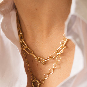 CLAUDETTE KNOT NECKLACE - GOLD